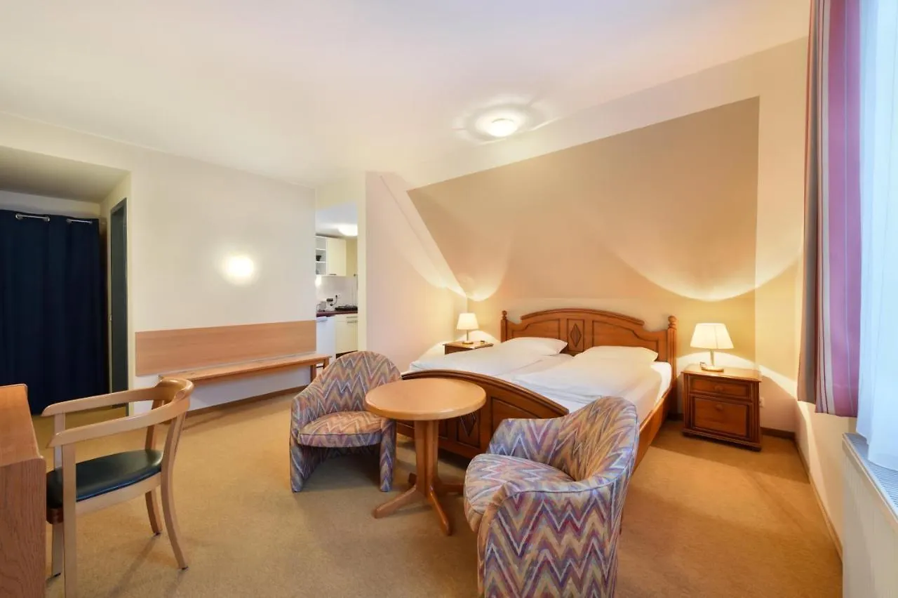 Meinhotel Hamburg 2*,
